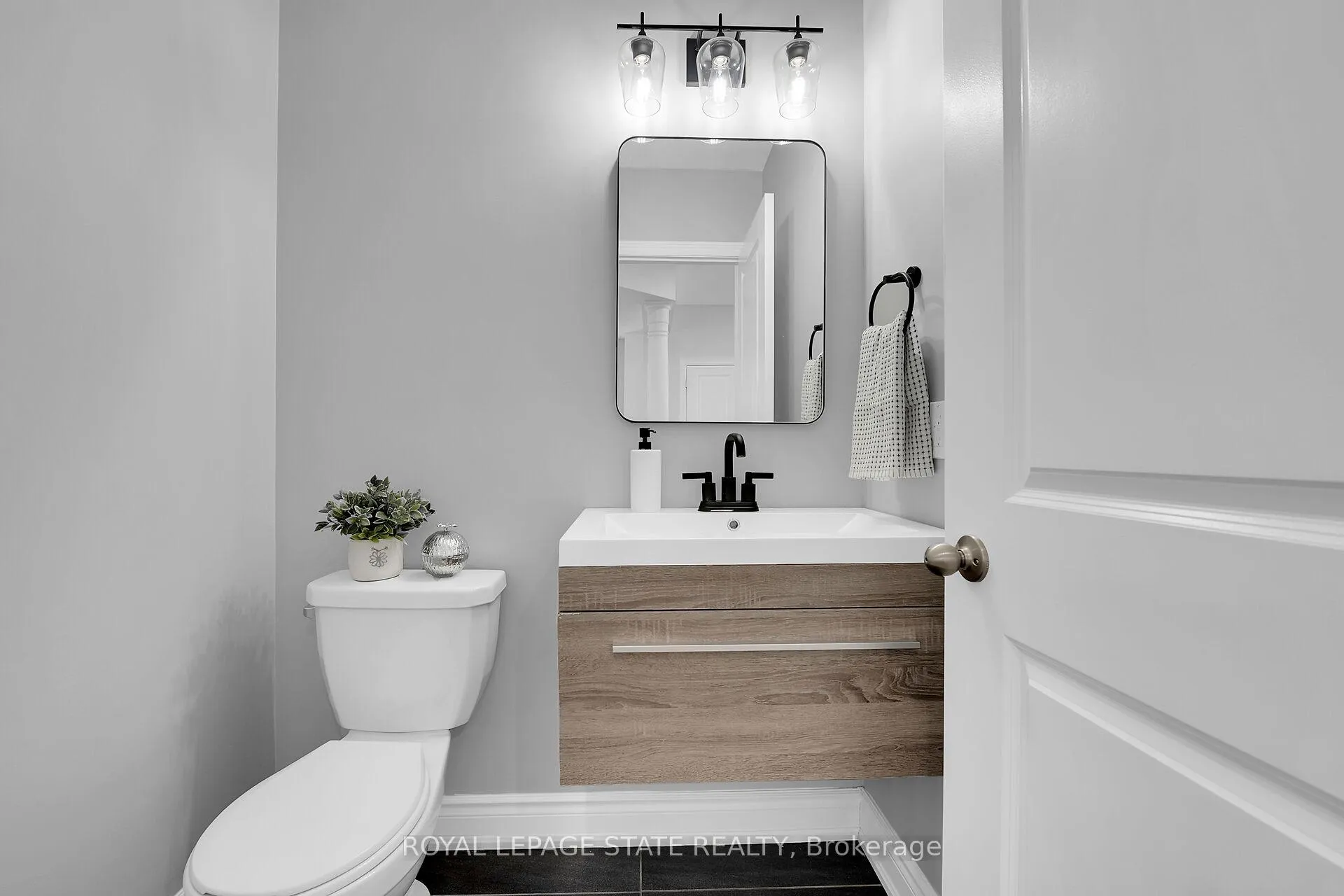 Photo 22 of 78 Chaumont Drive, Hamilton, Stoney Creek Mountain — HOMEH