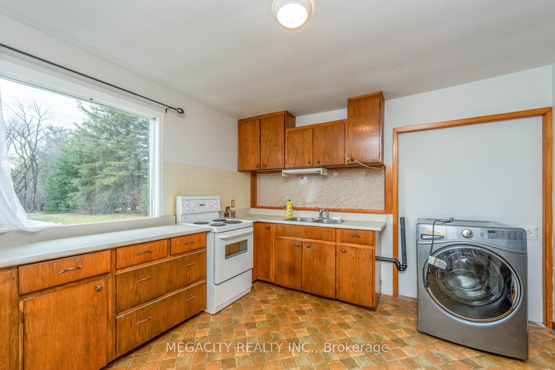 Photo 12 of 14242 Mt.Pleasant Road, Caledon, Bolton North — HOMEH