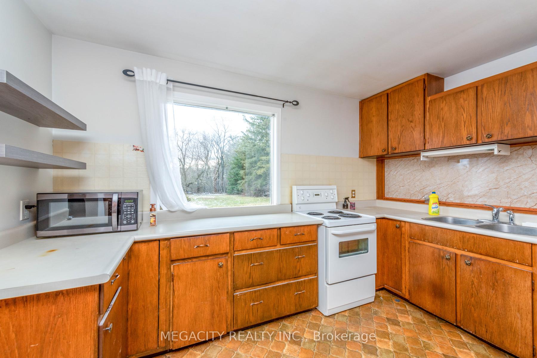 Photo 10 of 14242 Mt.Pleasant Road, Caledon, Bolton North — HOMEH