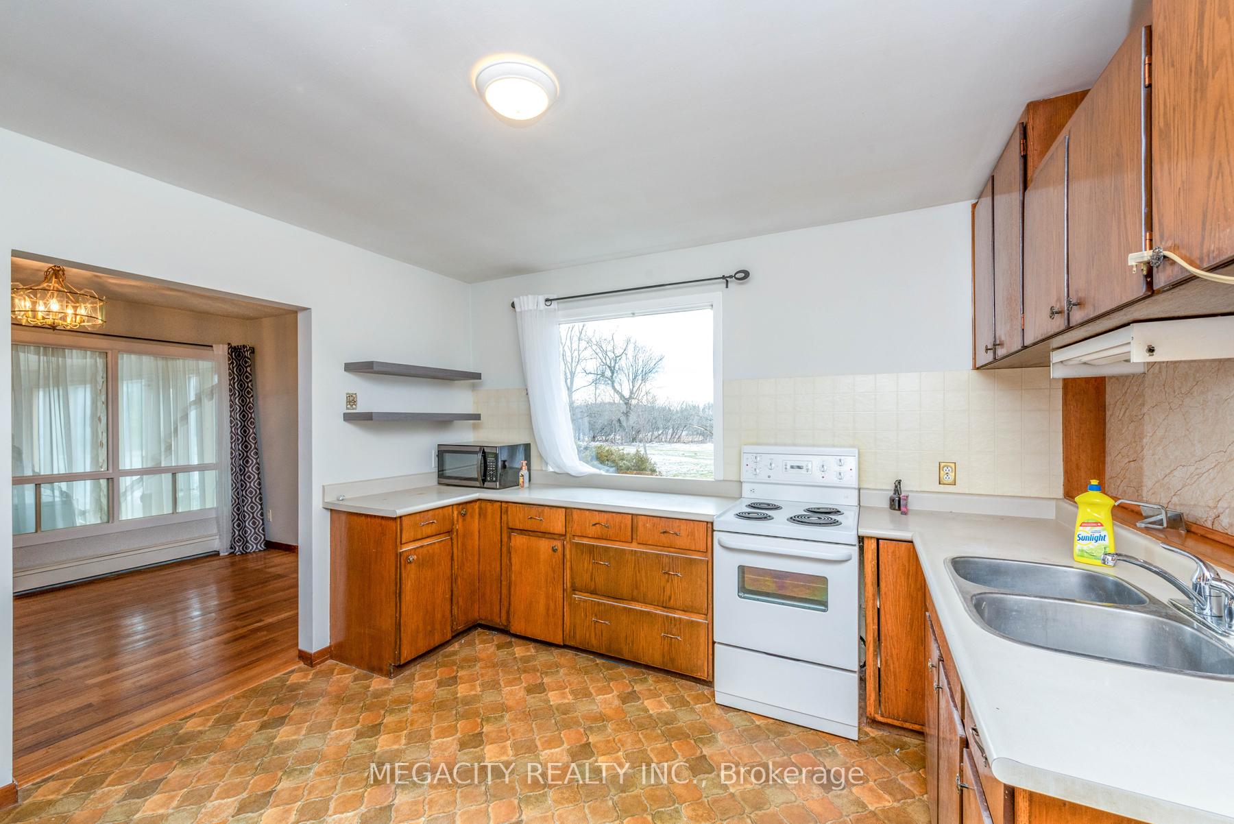Photo 13 of 14242 Mt.Pleasant Road, Caledon, Bolton North — HOMEH