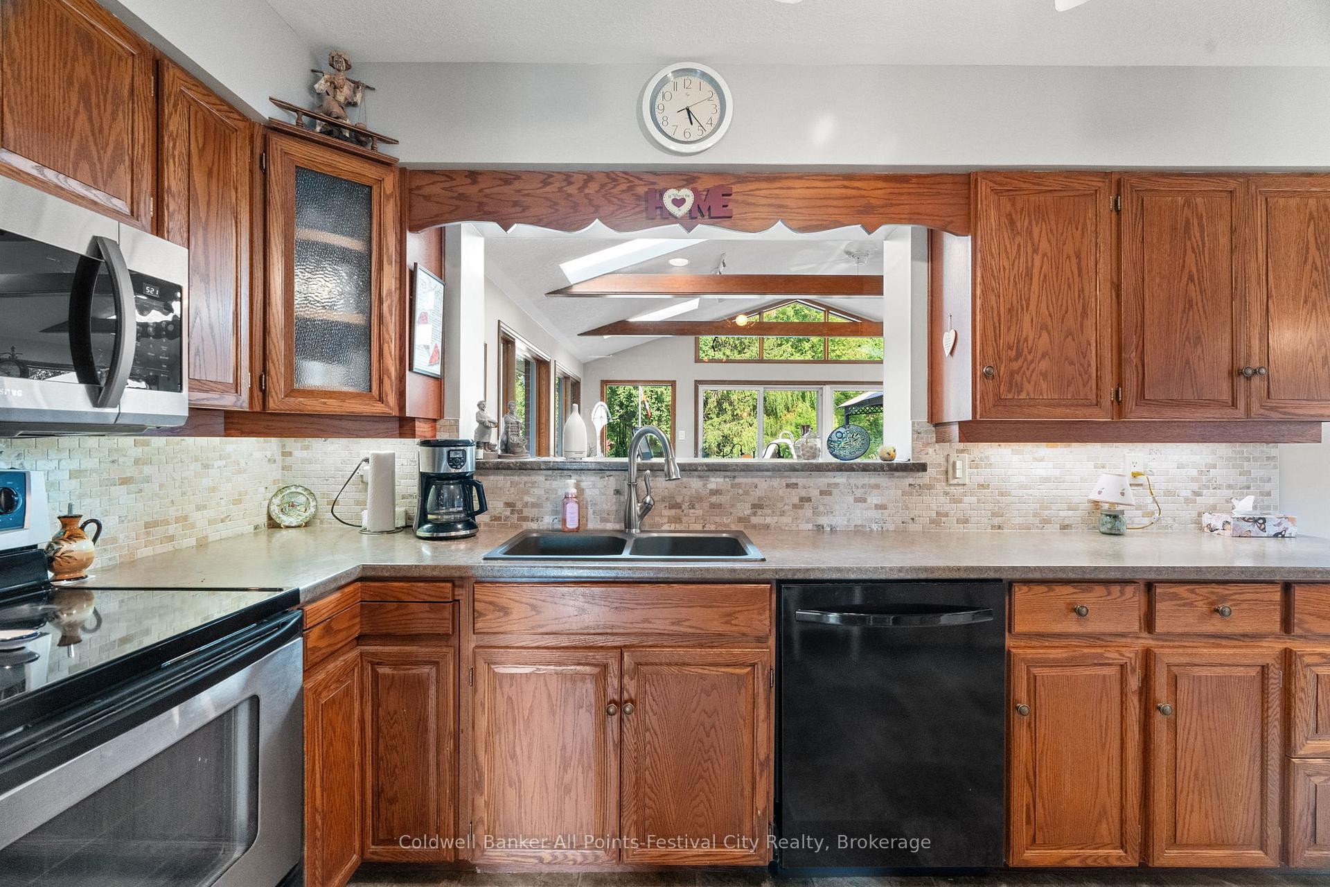 Photo 11 of 34018 Saltford Road, Goderich, Goderich (Town) — HOMEH