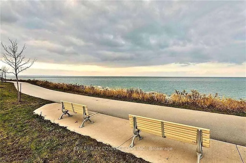 Photo 18 of Unit 225, 101 Shoreview Place, Hamilton, Stoney Creek — HOMEH