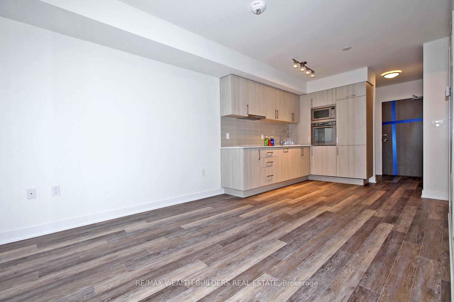 Photo 4 of Unit 1013W, 27 Bathurst Street, Toronto, Waterfront Communities — HOMEH