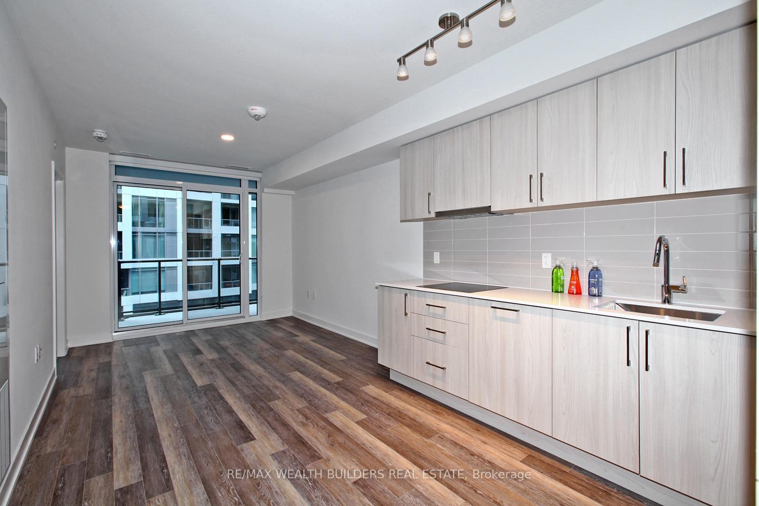 Photo 5 of Unit 1013W, 27 Bathurst Street, Toronto, Waterfront Communities — HOMEH