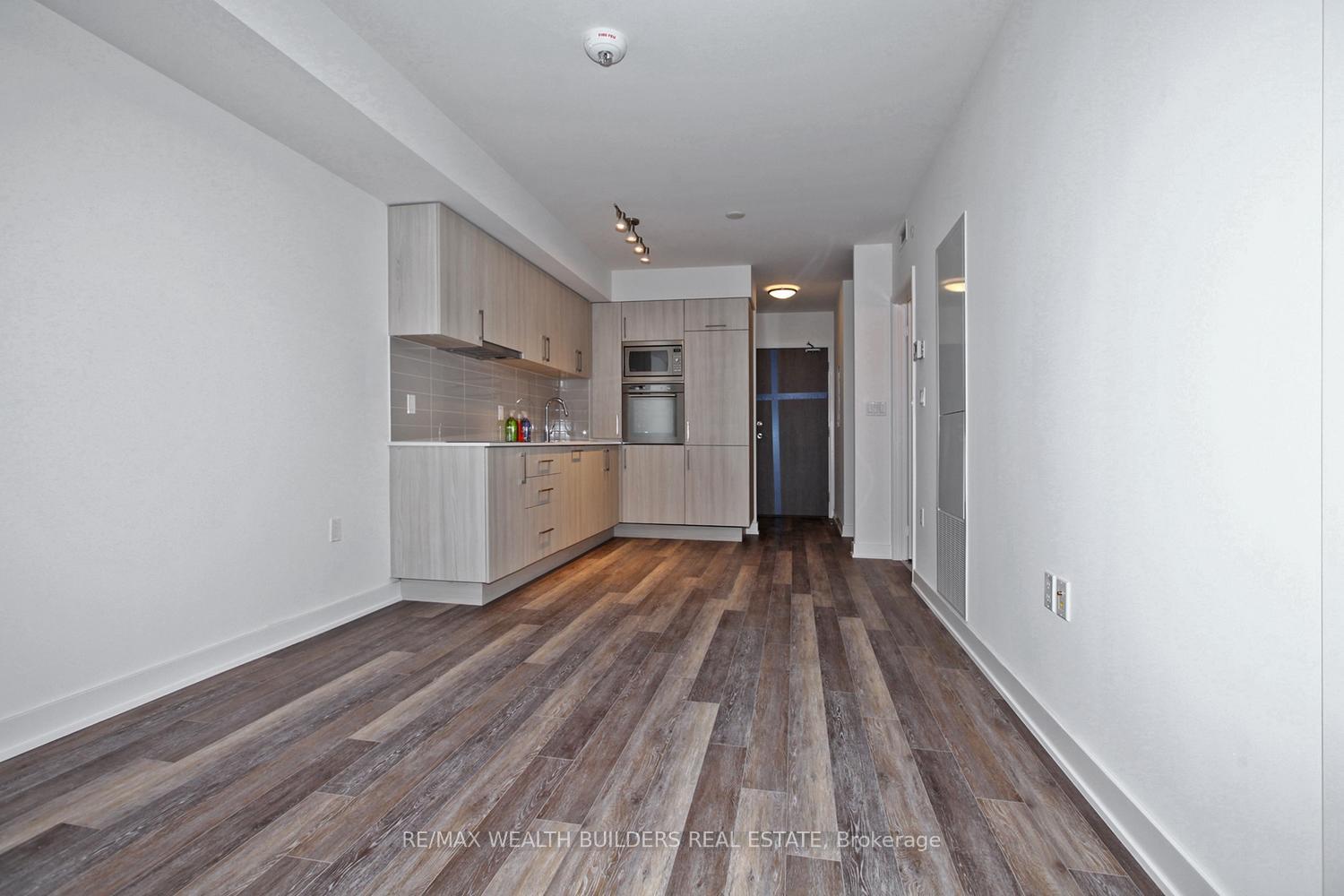 Photo 6 of Unit 1013W, 27 Bathurst Street, Toronto, Waterfront Communities — HOMEH