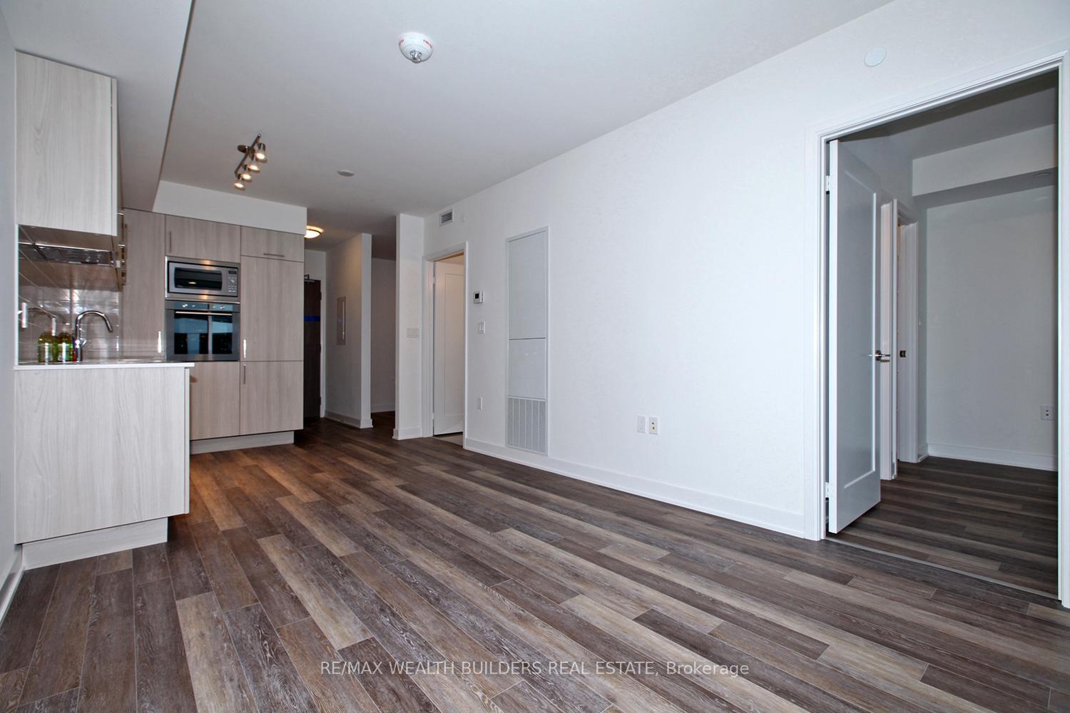 Photo 8 of Unit 1013W, 27 Bathurst Street, Toronto, Waterfront Communities — HOMEH