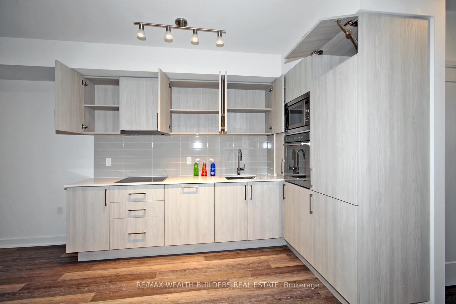 Photo 13 of Unit 1013W, 27 Bathurst Street, Toronto, Waterfront Communities — HOMEH
