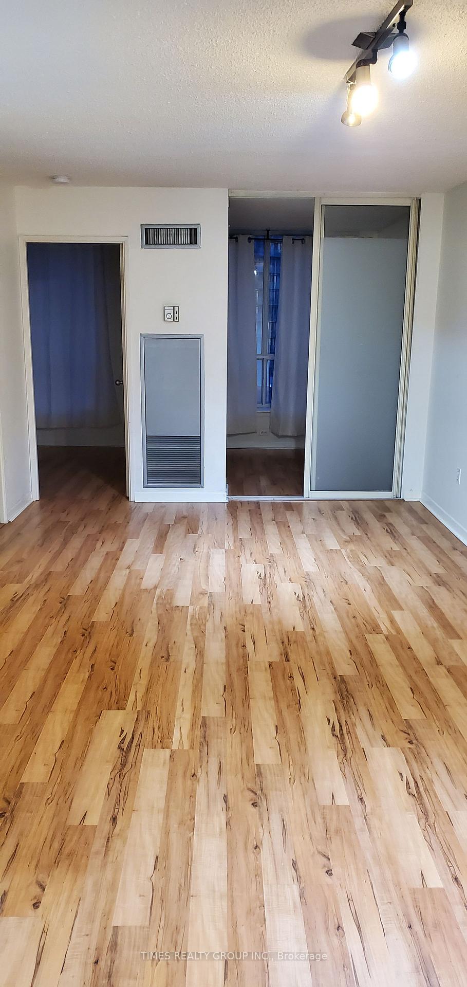 Photo 3 of Unit 804, 44 St Joseph Street, Toronto, Bay Street Corridor — HOMEH