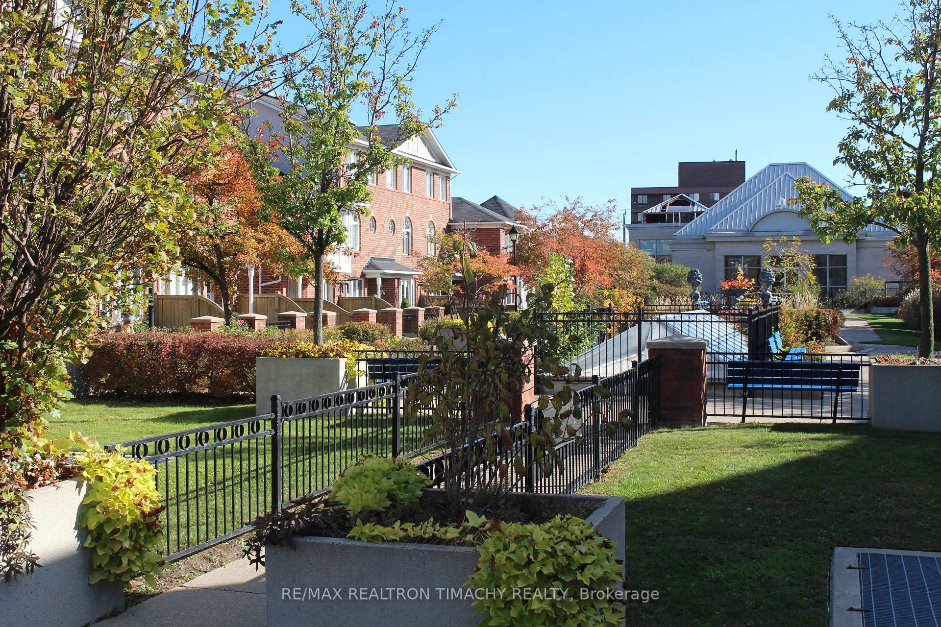 Photo 4 of Unit 33A, 18 Clark Avenue W, Vaughan, Crestwood-Springfarm-Yorkhill — HOMEH
