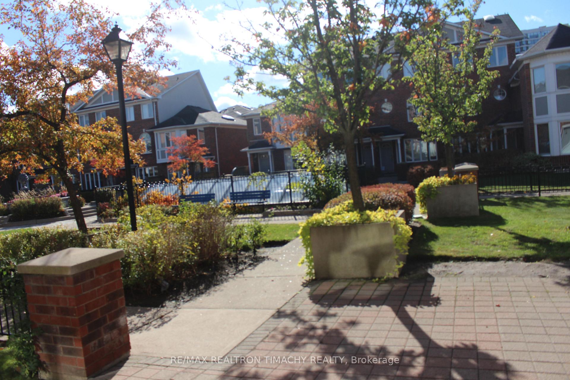 Photo 5 of Unit 33A, 18 Clark Avenue W, Vaughan, Crestwood-Springfarm-Yorkhill — HOMEH