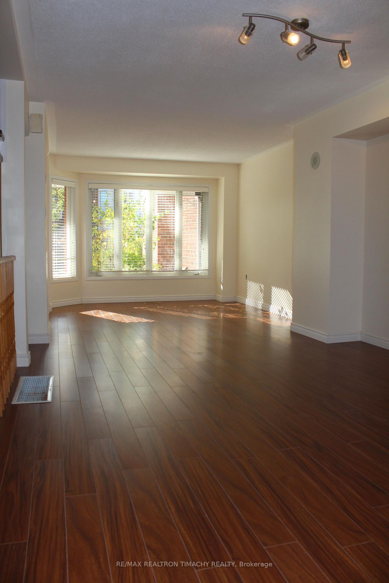 Photo 9 of Unit 33A, 18 Clark Avenue W, Vaughan, Crestwood-Springfarm-Yorkhill — HOMEH