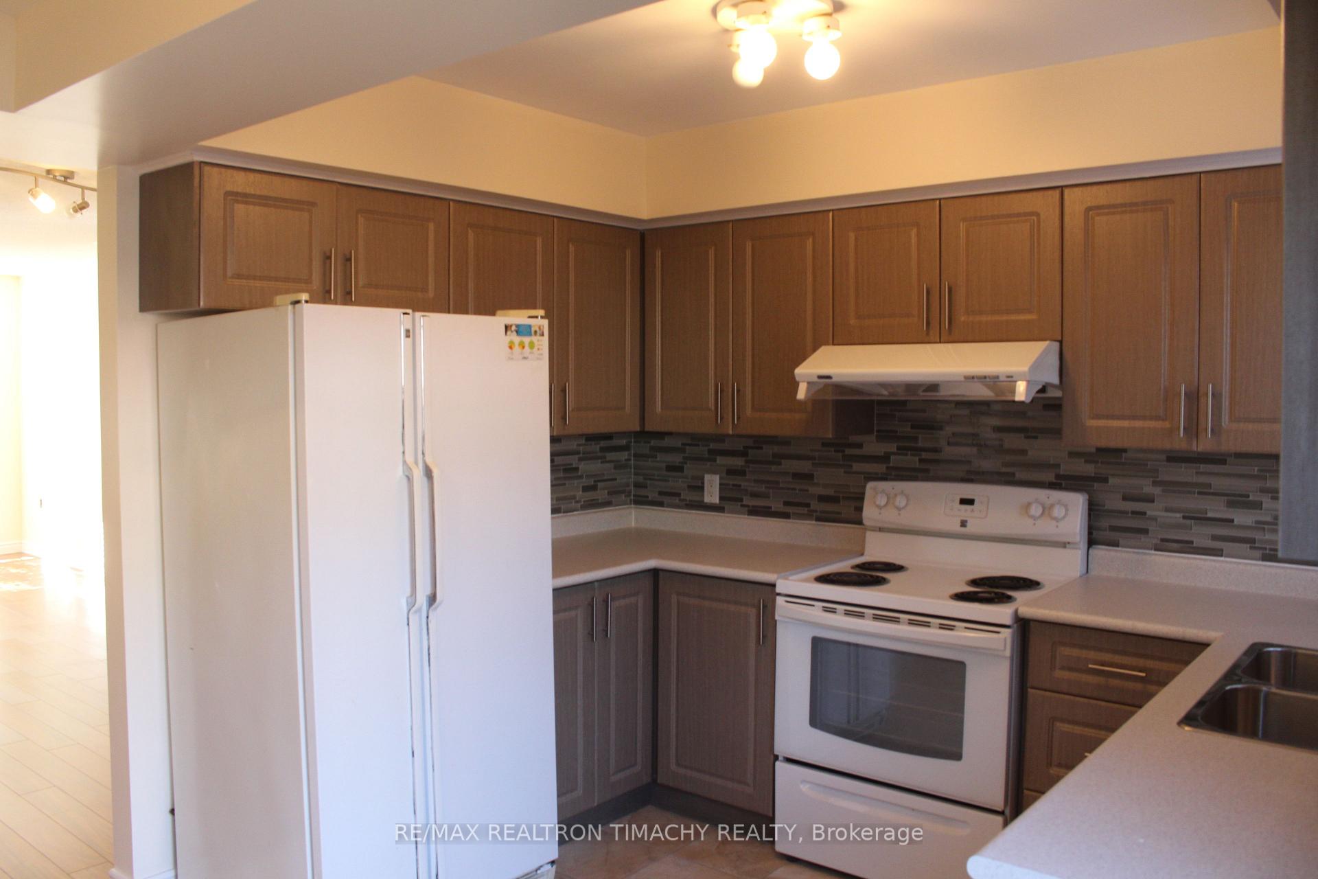 Photo 11 of Unit 33A, 18 Clark Avenue W, Vaughan, Crestwood-Springfarm-Yorkhill — HOMEH