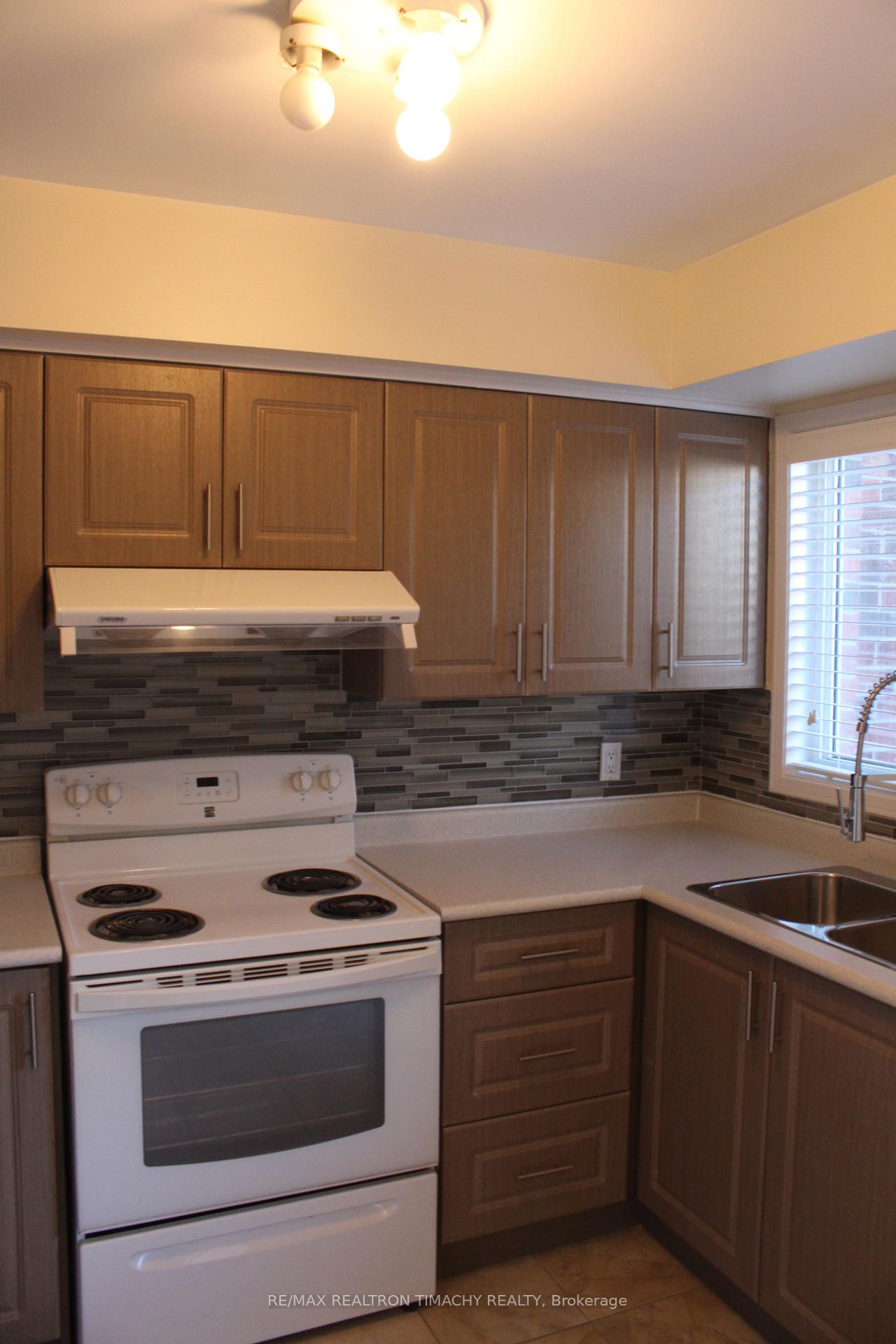 Photo 12 of Unit 33A, 18 Clark Avenue W, Vaughan, Crestwood-Springfarm-Yorkhill — HOMEH