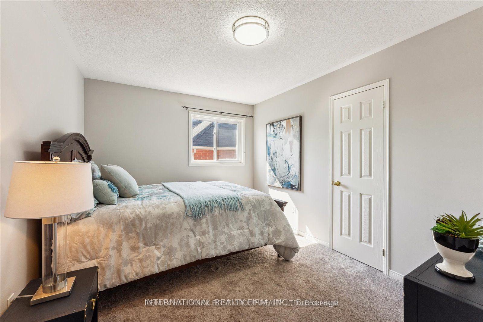 Photo 10 of 23 Morden Crescent, Ajax, Central West — HOMEH