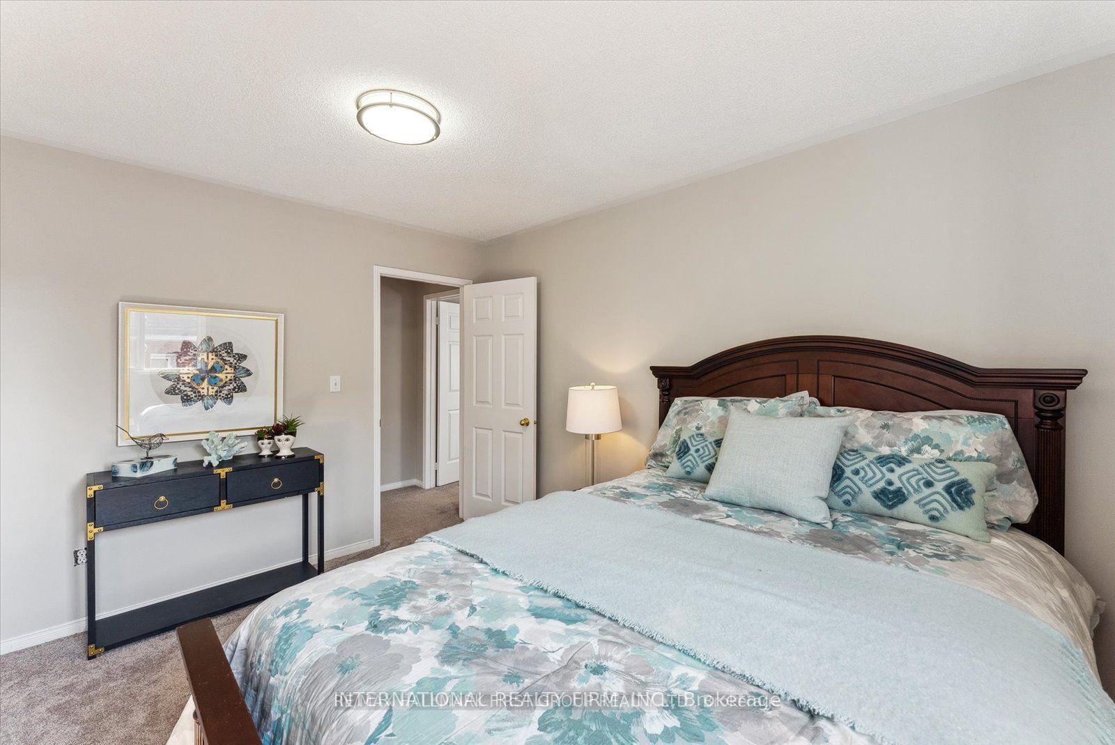 Photo 11 of 23 Morden Crescent, Ajax, Central West — HOMEH