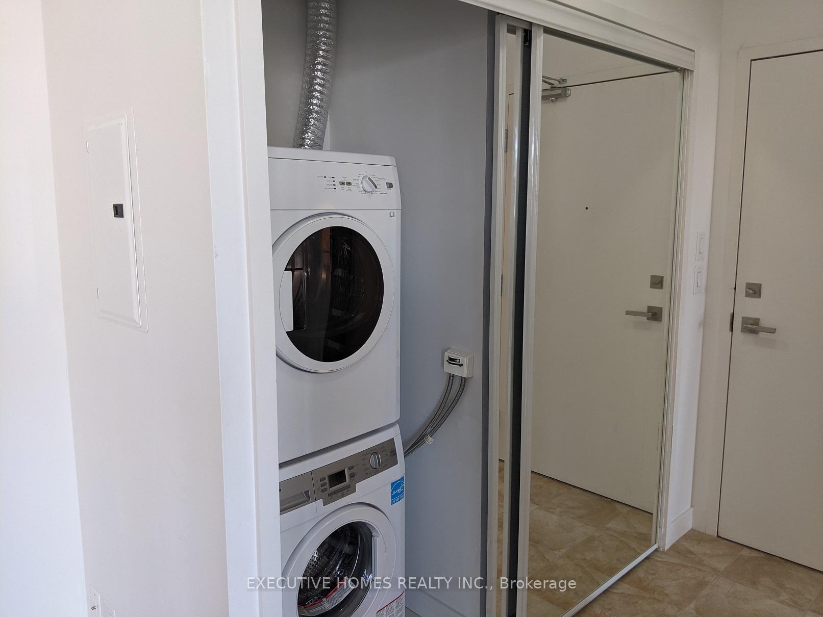 Photo 6 of Unit 3207, 12 York Street, Toronto, Waterfront Communities — HOMEH