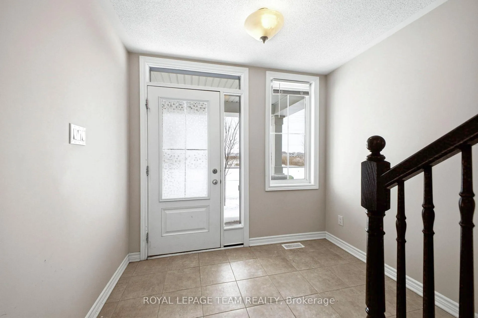 Photo 3 of 362 Aphelion Crescent, Ottawa, Barrhaven - Half Moon Bay — HOMEH
