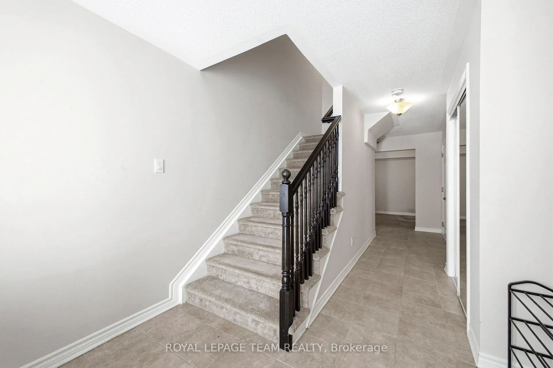 Photo 4 of 362 Aphelion Crescent, Ottawa, Barrhaven - Half Moon Bay — HOMEH