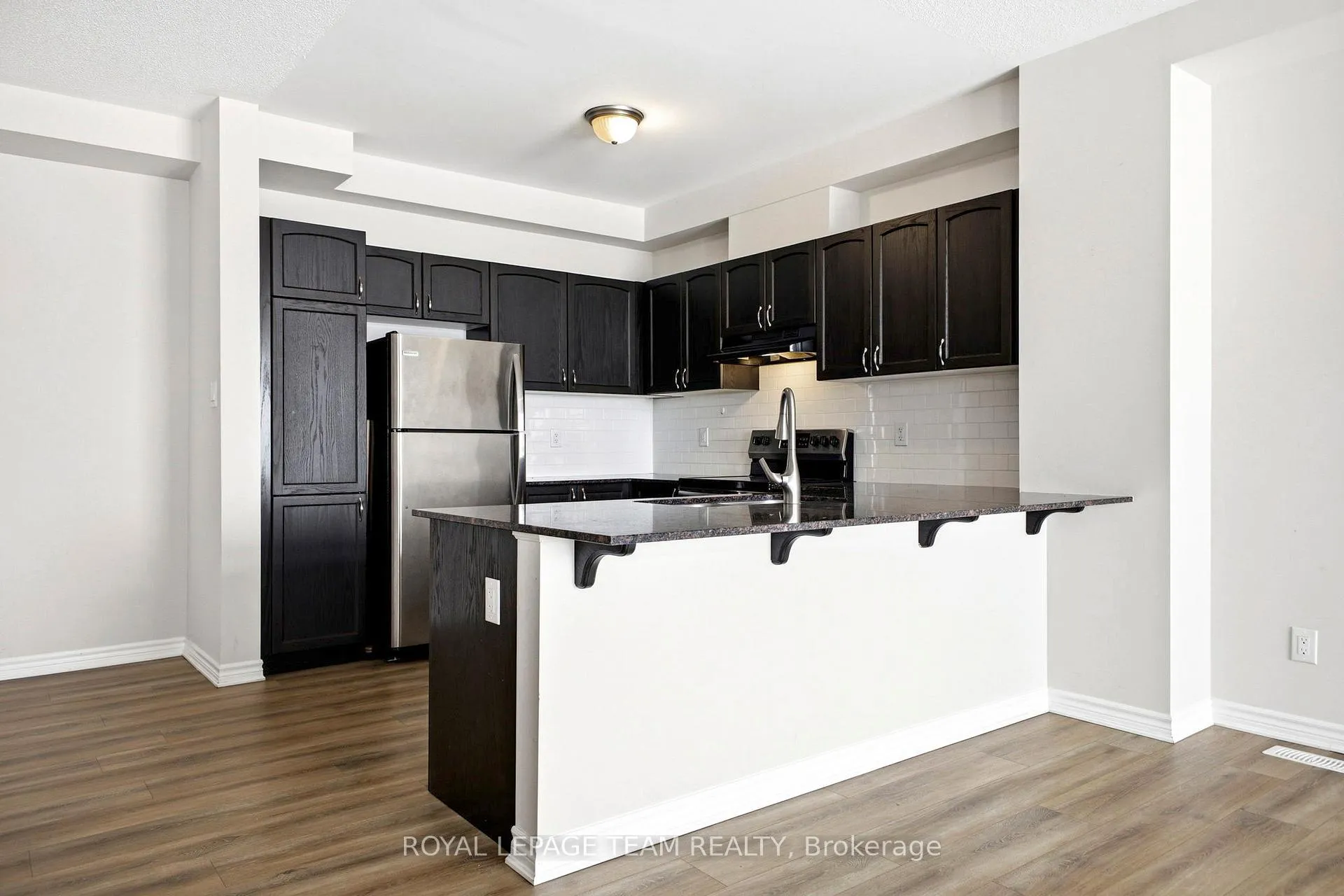 Photo 8 of 362 Aphelion Crescent, Ottawa, Barrhaven - Half Moon Bay — HOMEH