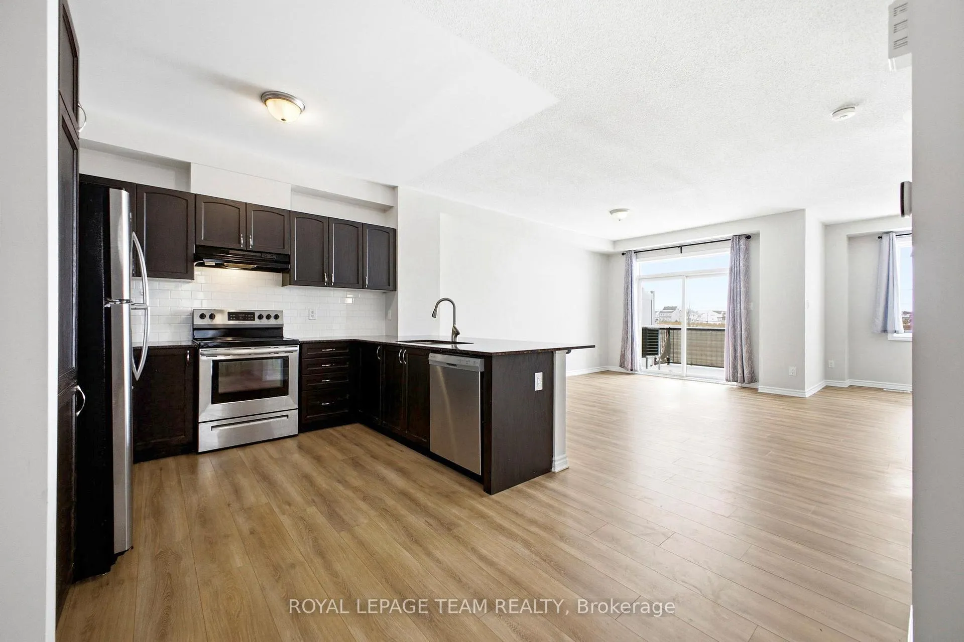 Photo 12 of 362 Aphelion Crescent, Ottawa, Barrhaven - Half Moon Bay — HOMEH
