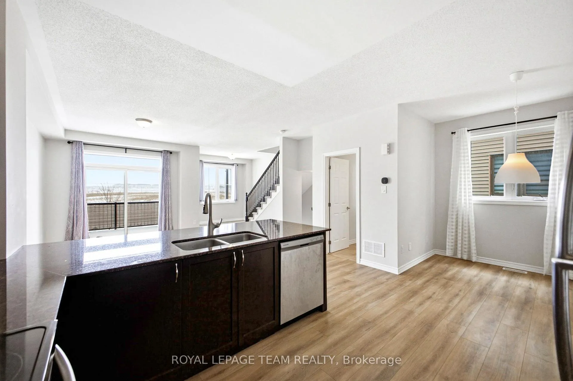Photo 14 of 362 Aphelion Crescent, Ottawa, Barrhaven - Half Moon Bay — HOMEH