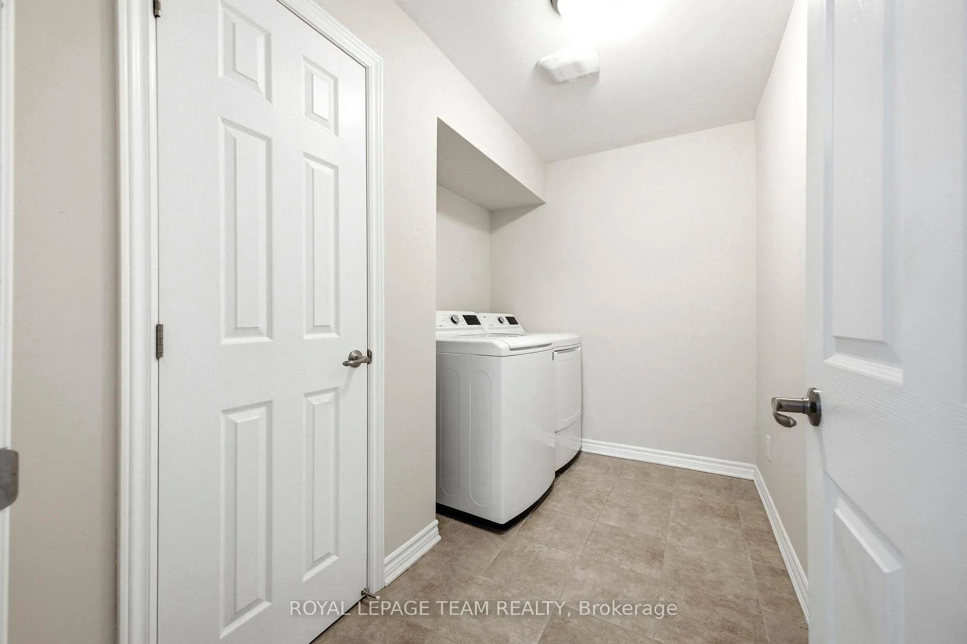 Photo 30 of 362 Aphelion Crescent, Ottawa, Barrhaven - Half Moon Bay — HOMEH