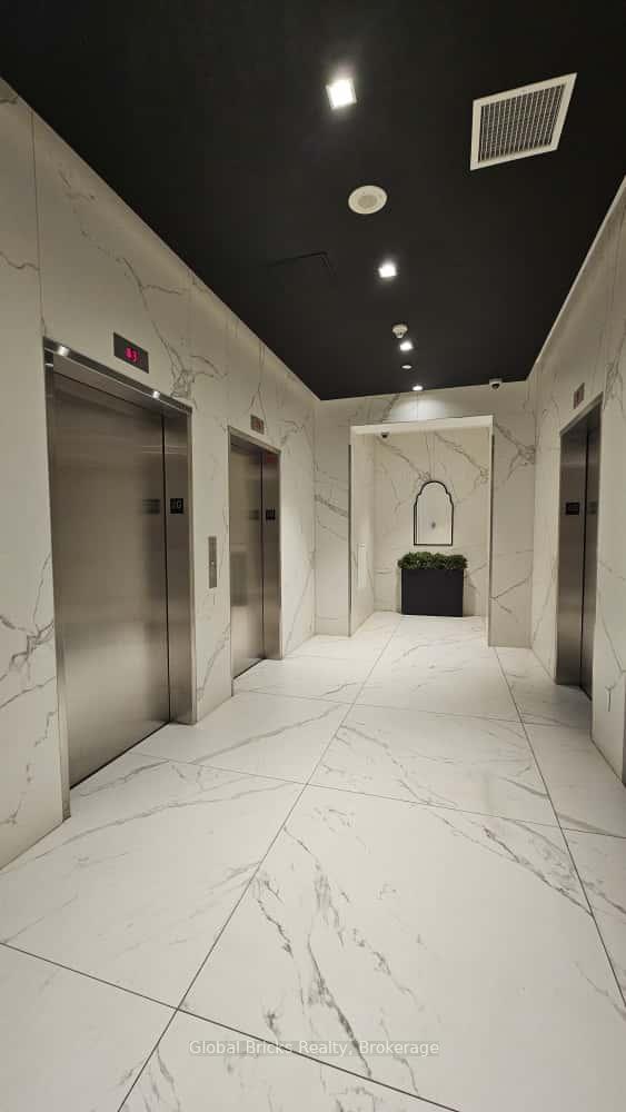 Photo 5 of Unit 1003, 11 Brunel Court, Toronto, Waterfront Communities — HOMEH