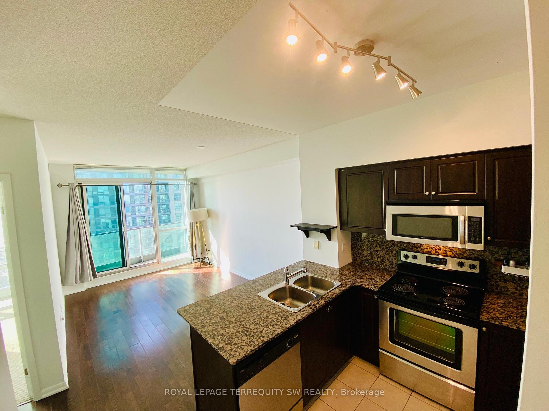 Photo 2 of Unit 2907, 215 Fort York Boulevard, Toronto, Niagara — HOMEH