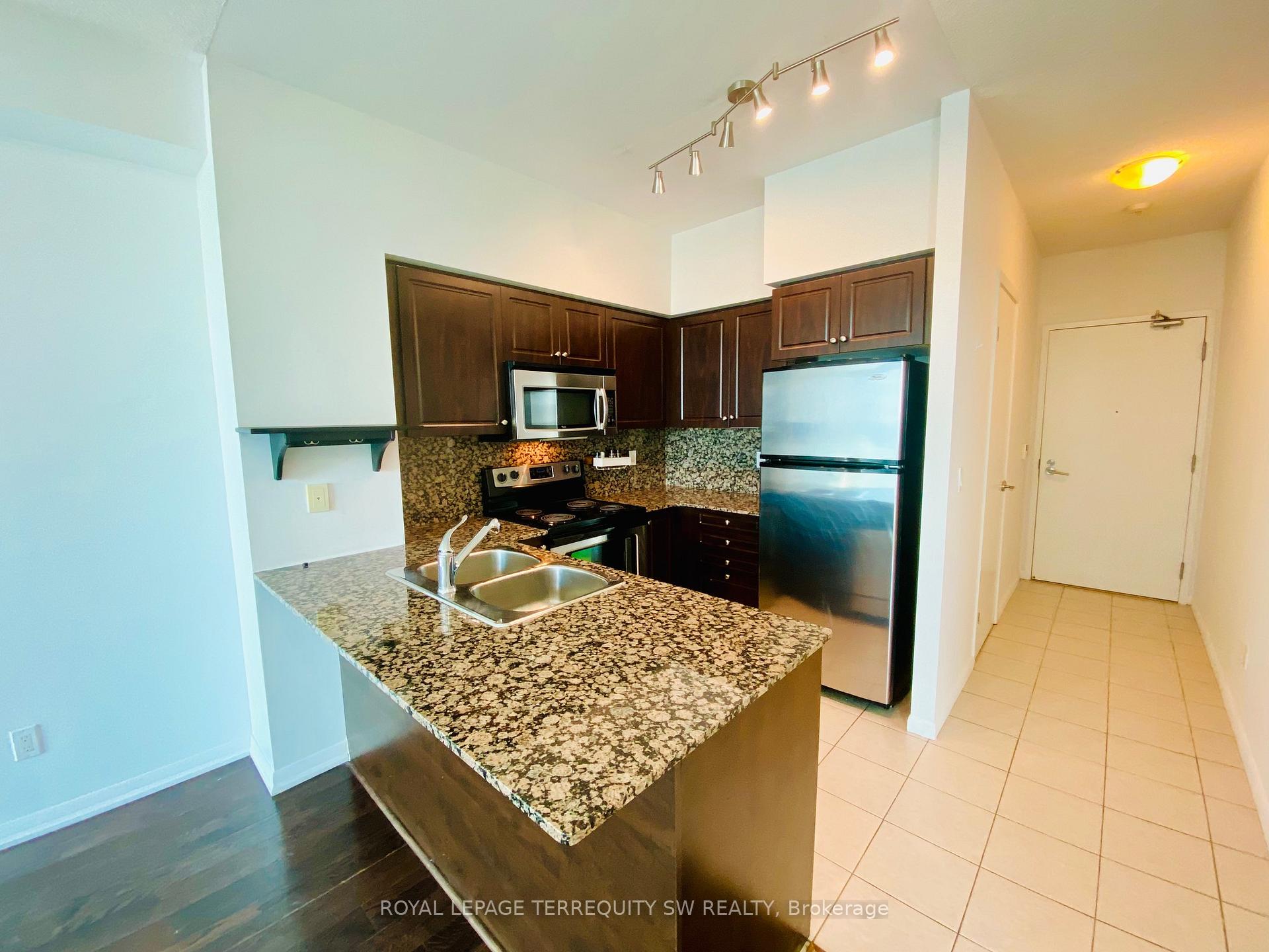 Photo 4 of Unit 2907, 215 Fort York Boulevard, Toronto, Niagara — HOMEH