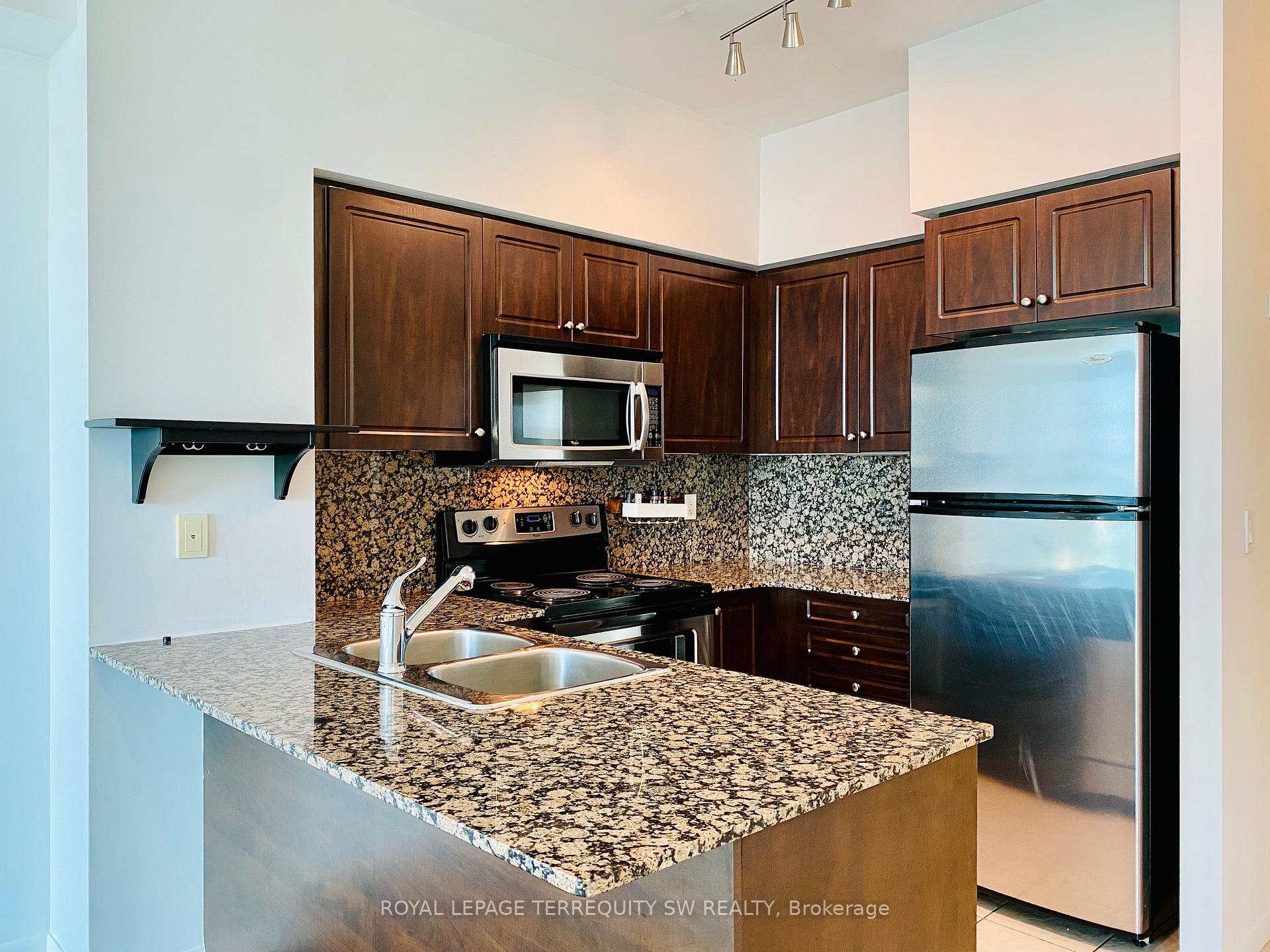 Photo 5 of Unit 2907, 215 Fort York Boulevard, Toronto, Niagara — HOMEH
