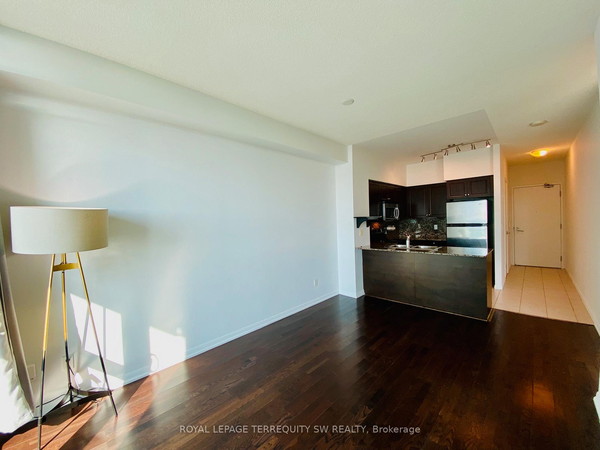Photo 7 of Unit 2907, 215 Fort York Boulevard, Toronto, Niagara — HOMEH