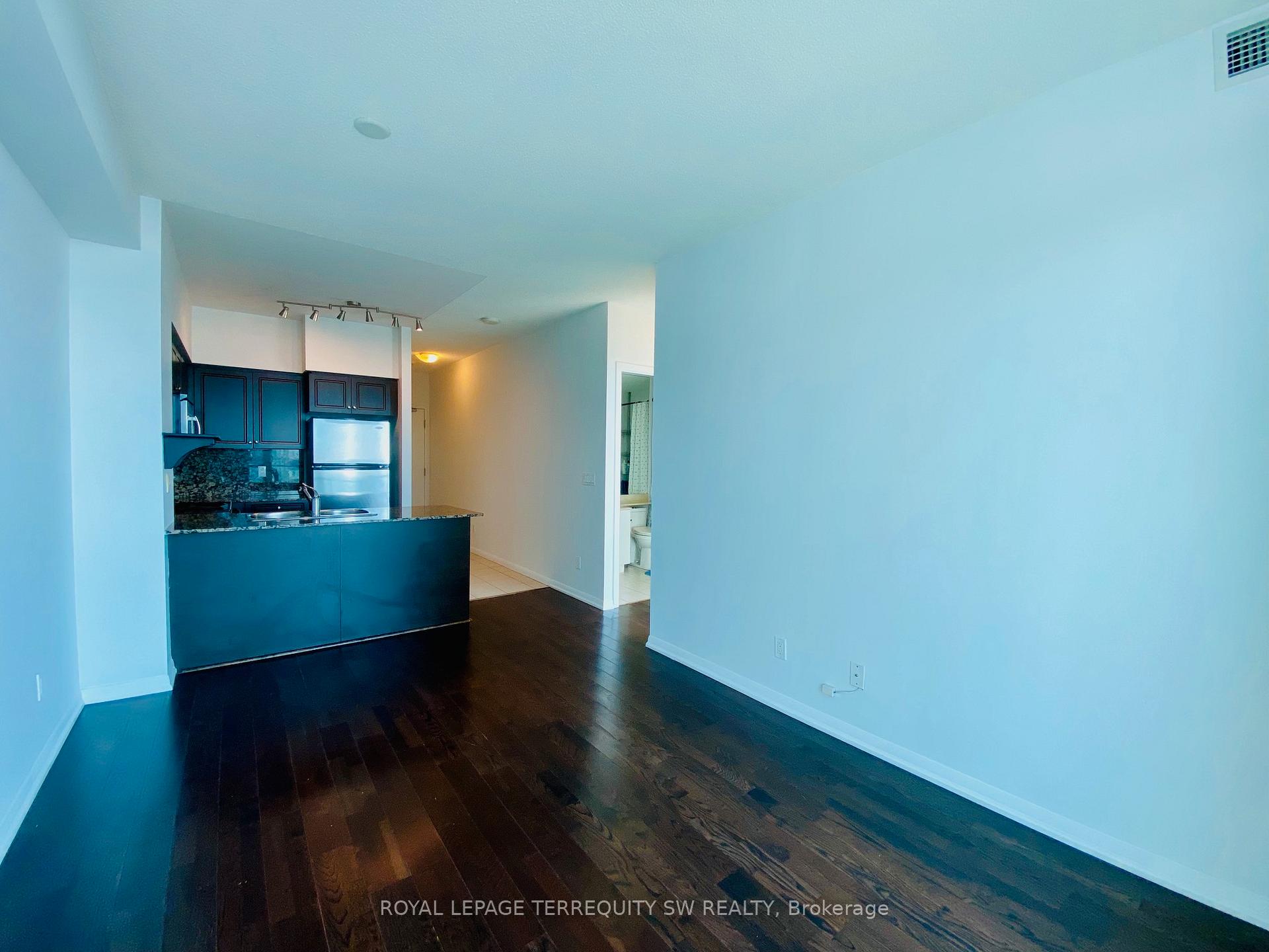 Photo 9 of Unit 2907, 215 Fort York Boulevard, Toronto, Niagara — HOMEH