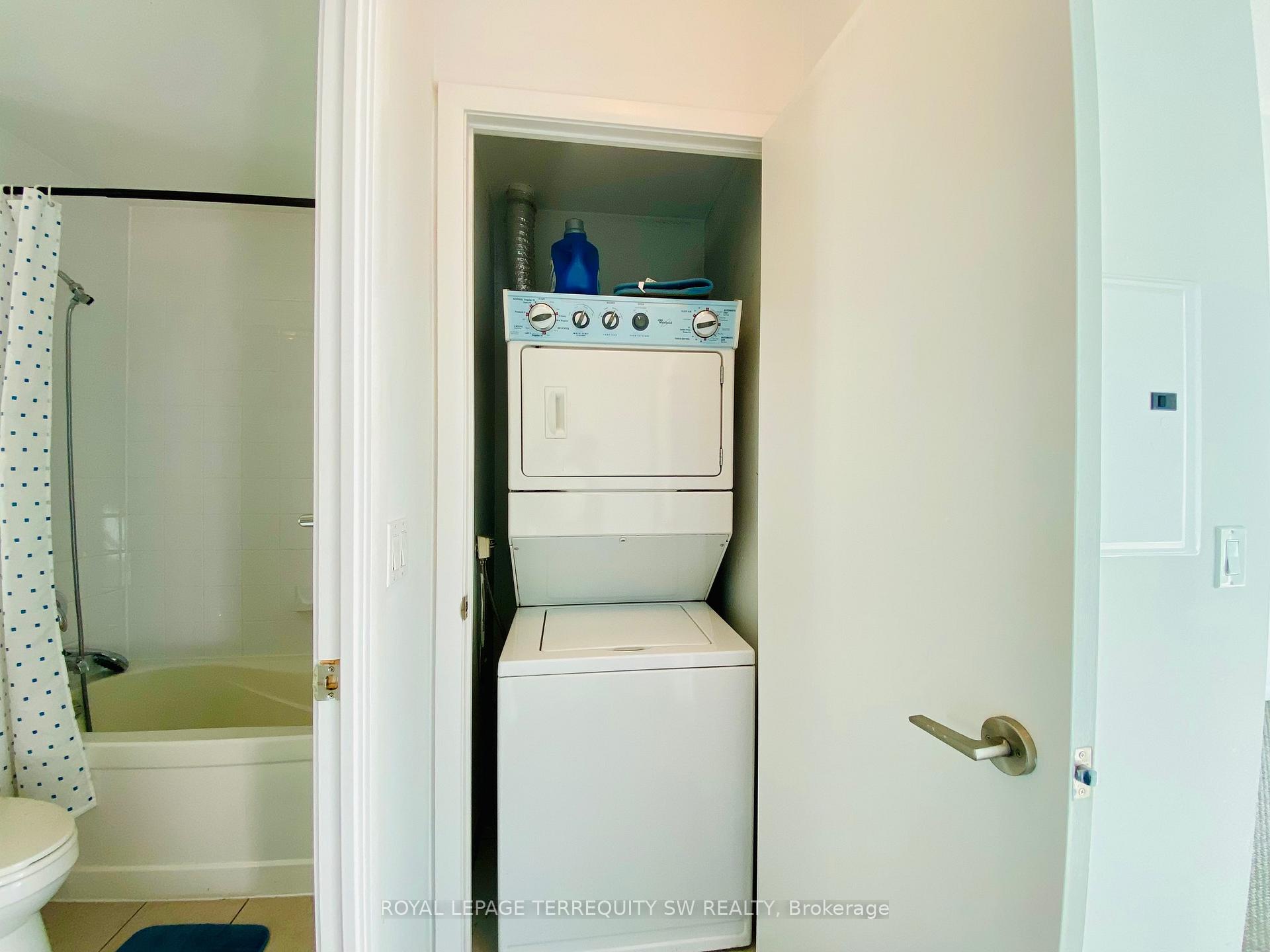 Photo 11 of Unit 2907, 215 Fort York Boulevard, Toronto, Niagara — HOMEH
