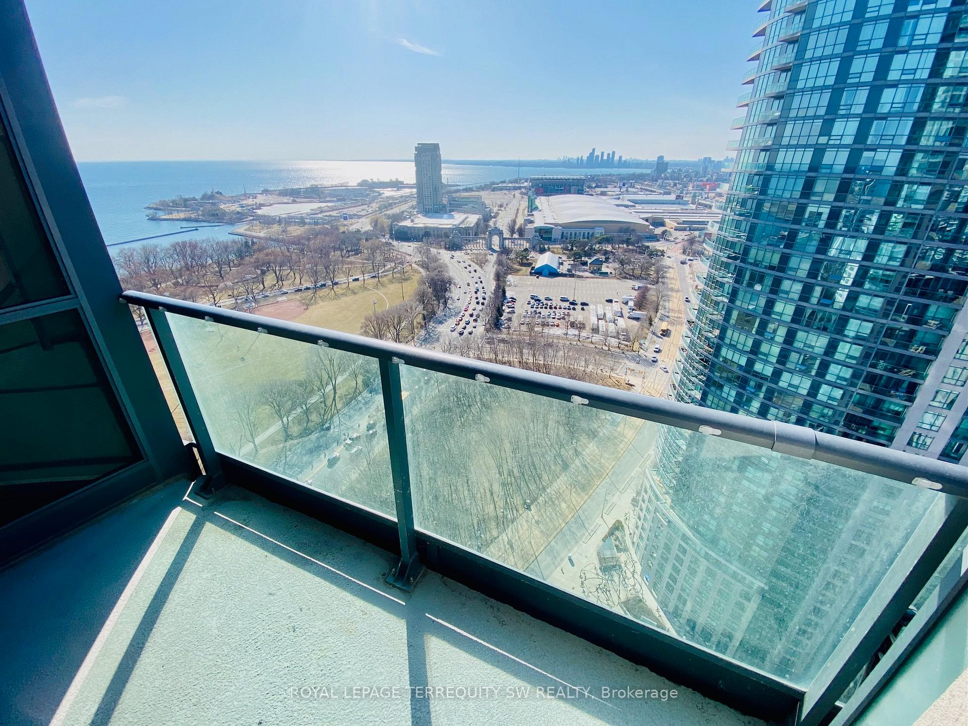 Photo 12 of Unit 2907, 215 Fort York Boulevard, Toronto, Niagara — HOMEH