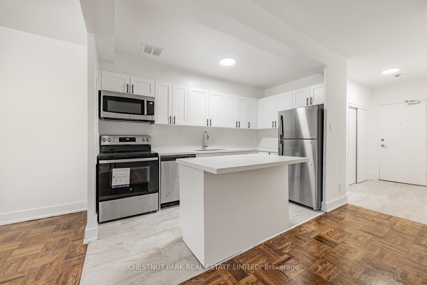 Photo 4 of Unit 103, 2500 Bathurst Street, Toronto, Forest Hill North — HOMEH
