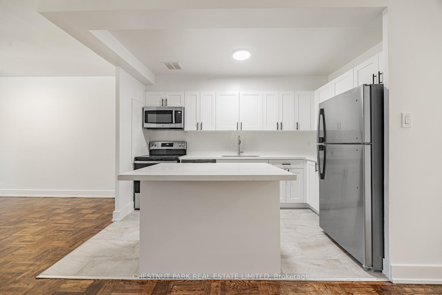 Photo 5 of Unit 103, 2500 Bathurst Street, Toronto, Forest Hill North — HOMEH