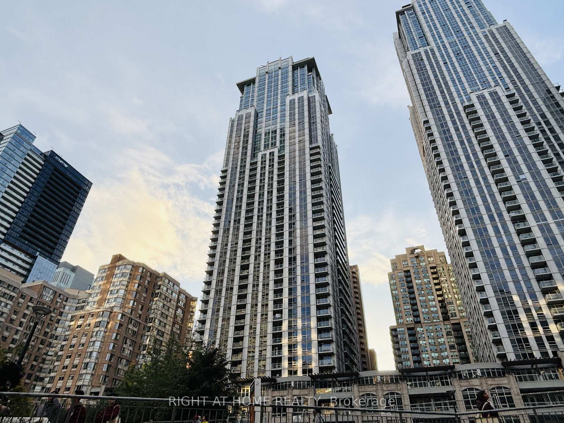 Front of Unit 1508, 761 Bay Street