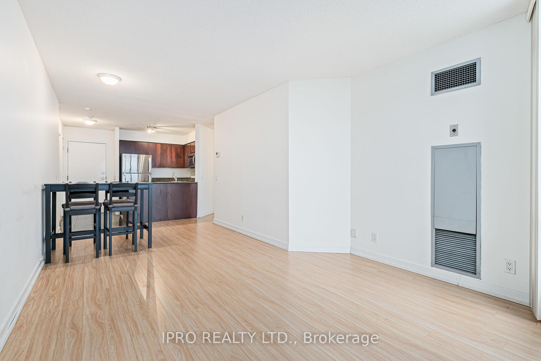 Photo 4 of Unit 1808, 373 Front Street W, Toronto, Waterfront Communities — HOMEH