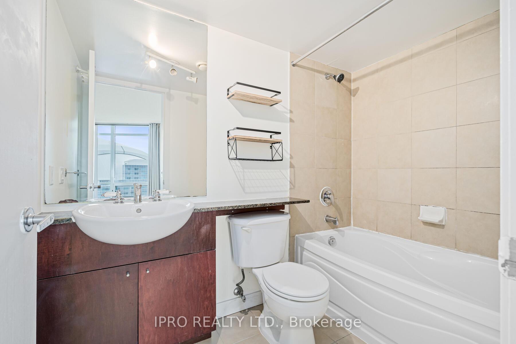 Photo 5 of Unit 1808, 373 Front Street W, Toronto, Waterfront Communities — HOMEH