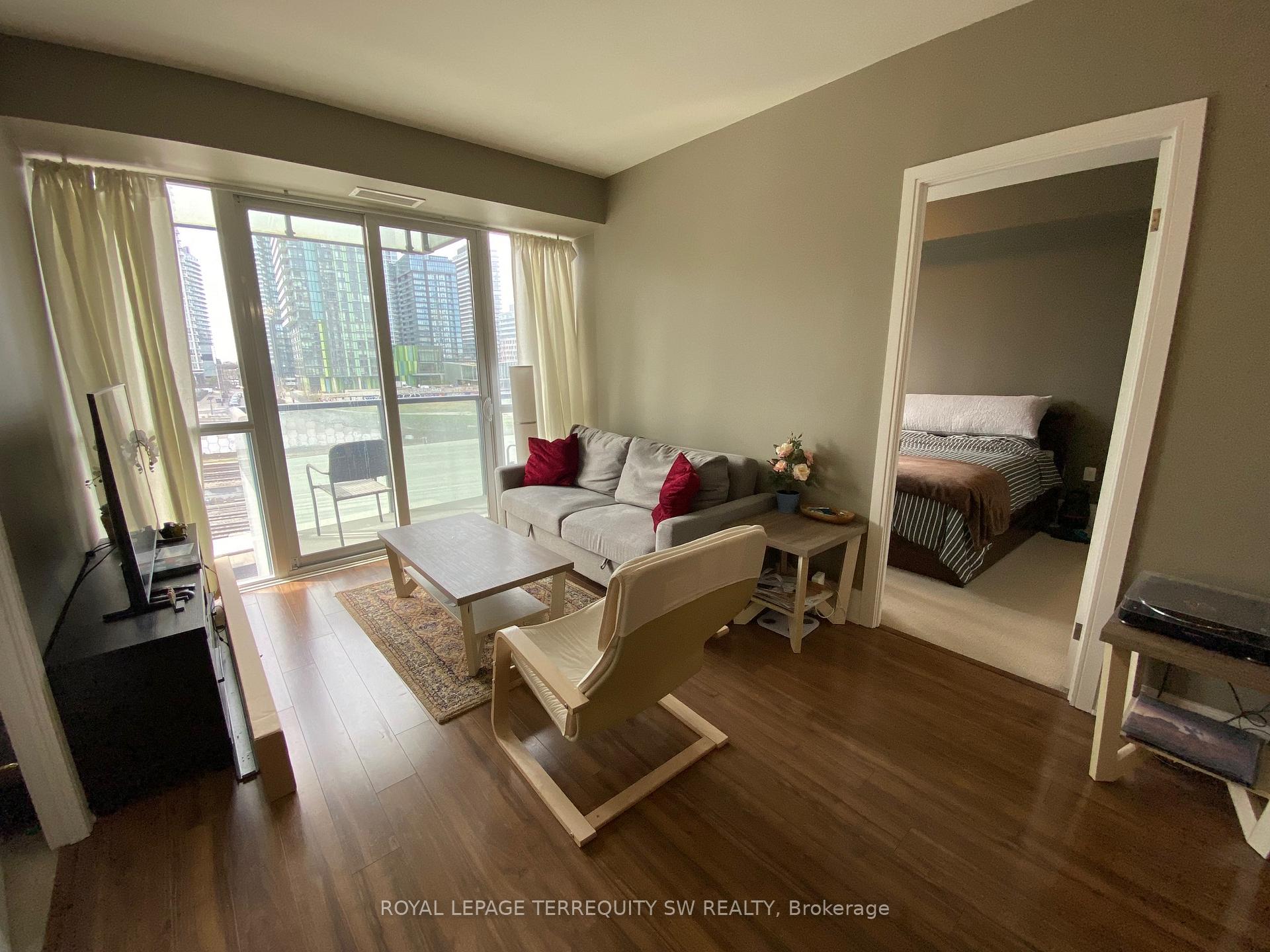 Photo 5 of Unit 330, 560 Front Street W, Toronto, Waterfront Communities — HOMEH