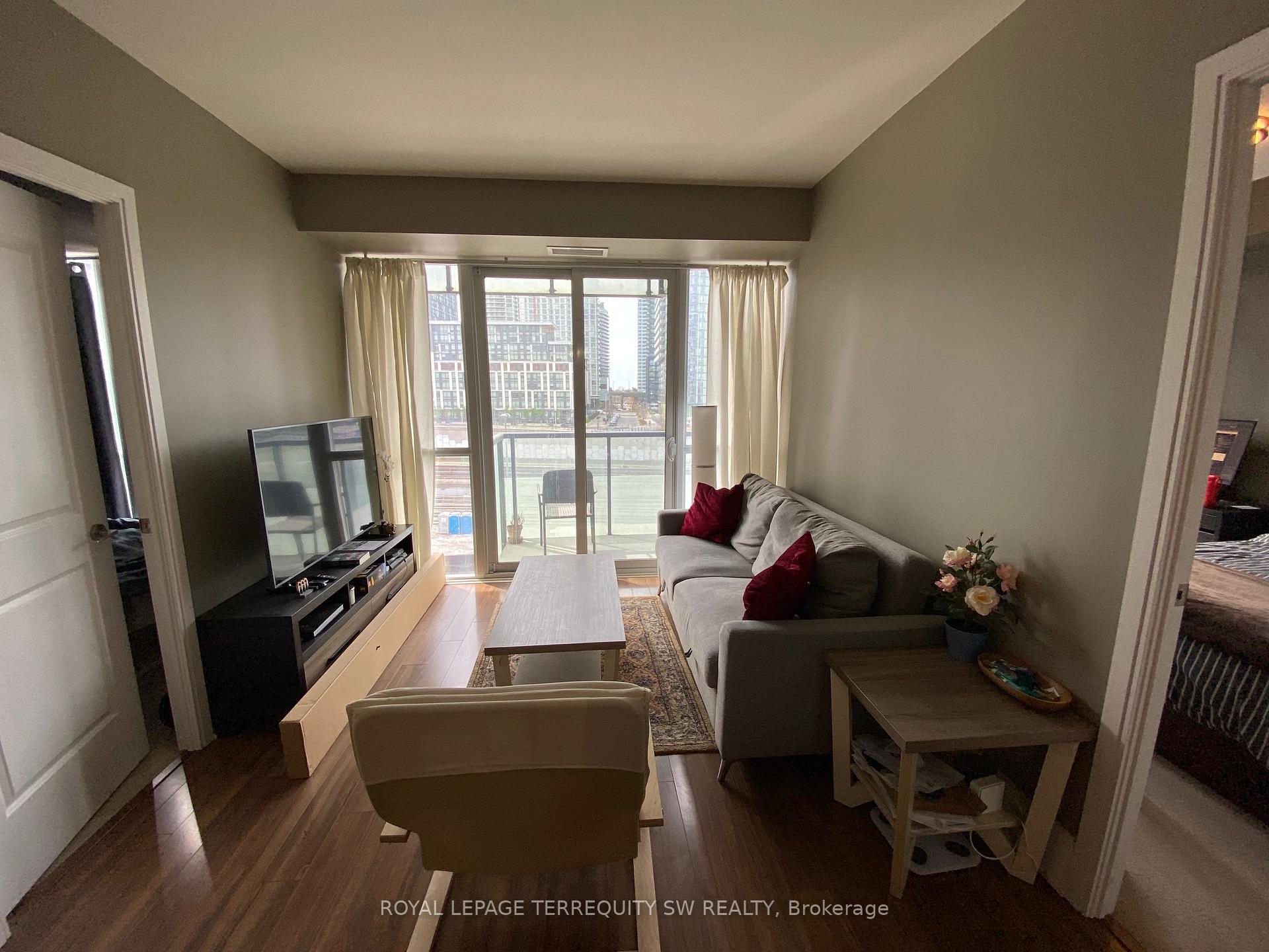 Photo 6 of Unit 330, 560 Front Street W, Toronto, Waterfront Communities — HOMEH