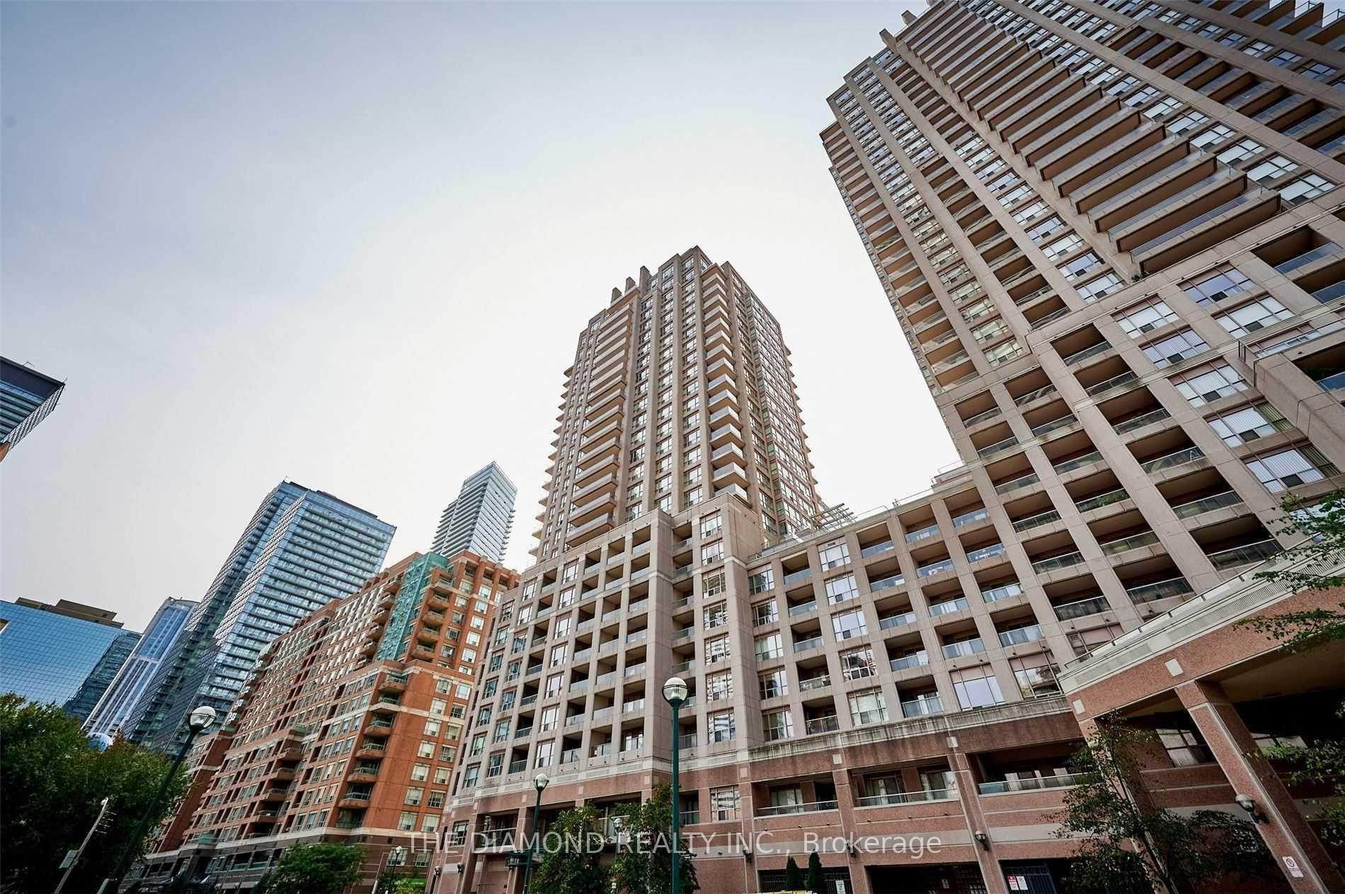 Front of Unit 416, 909 Bay Street
