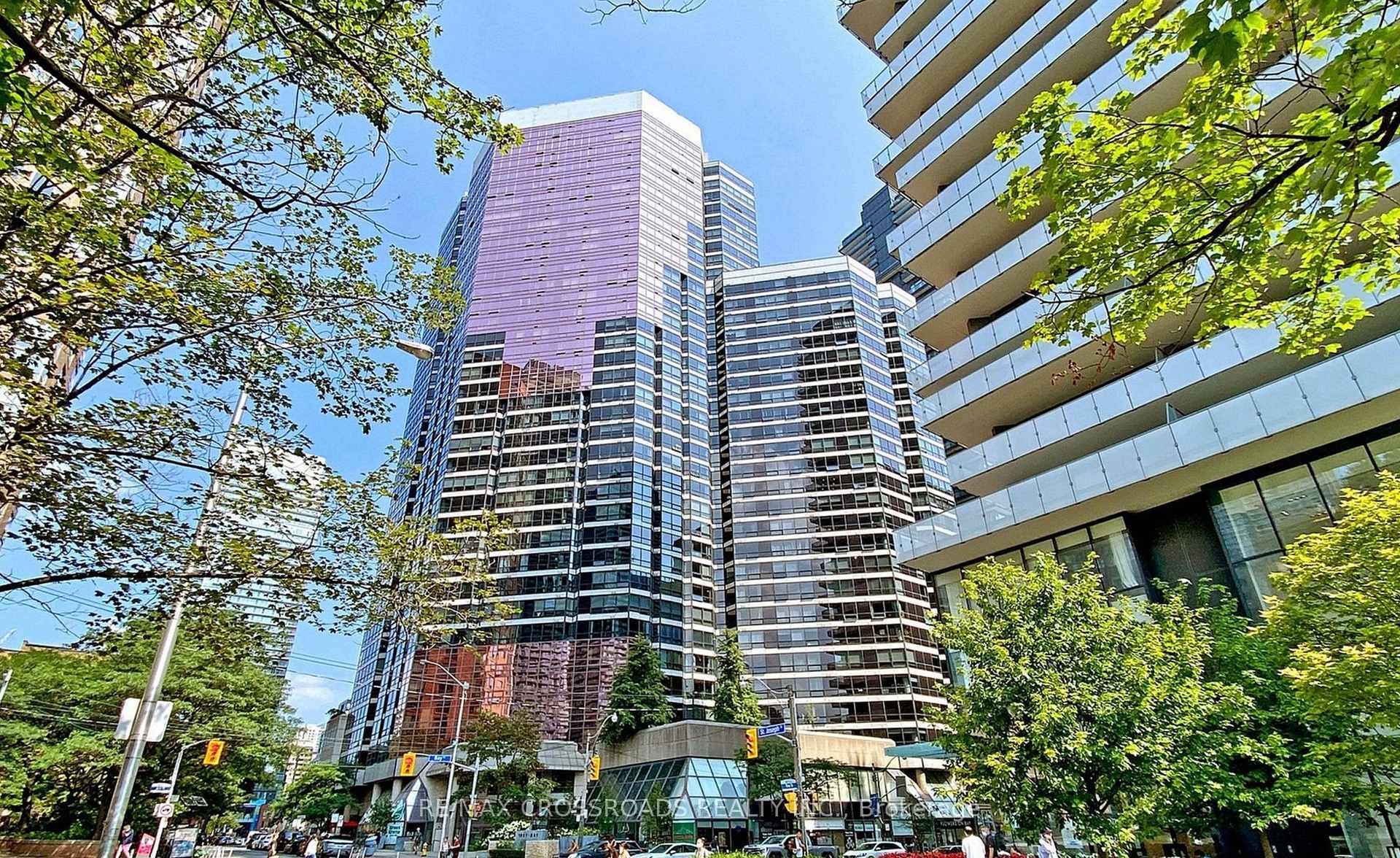 Front of Unit Ph02, 1001 Bay Street N