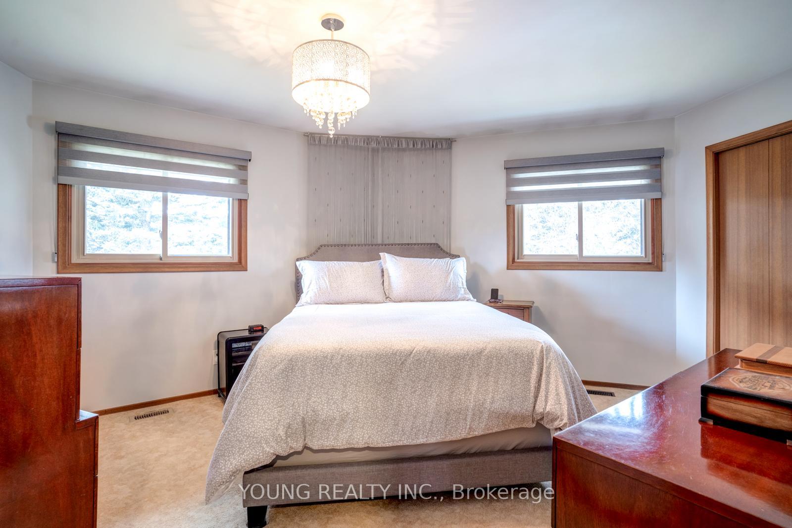 Photo 17 of 125 Cousins Drive E, Aurora, Aurora Grove — HOMEH