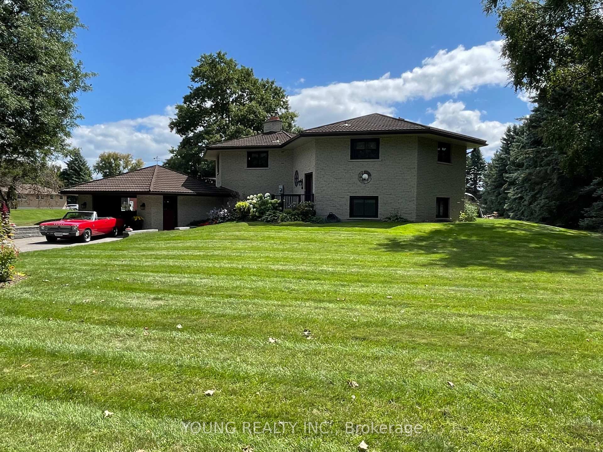 Photo 45 of 125 Cousins Drive E, Aurora, Aurora Grove — HOMEH