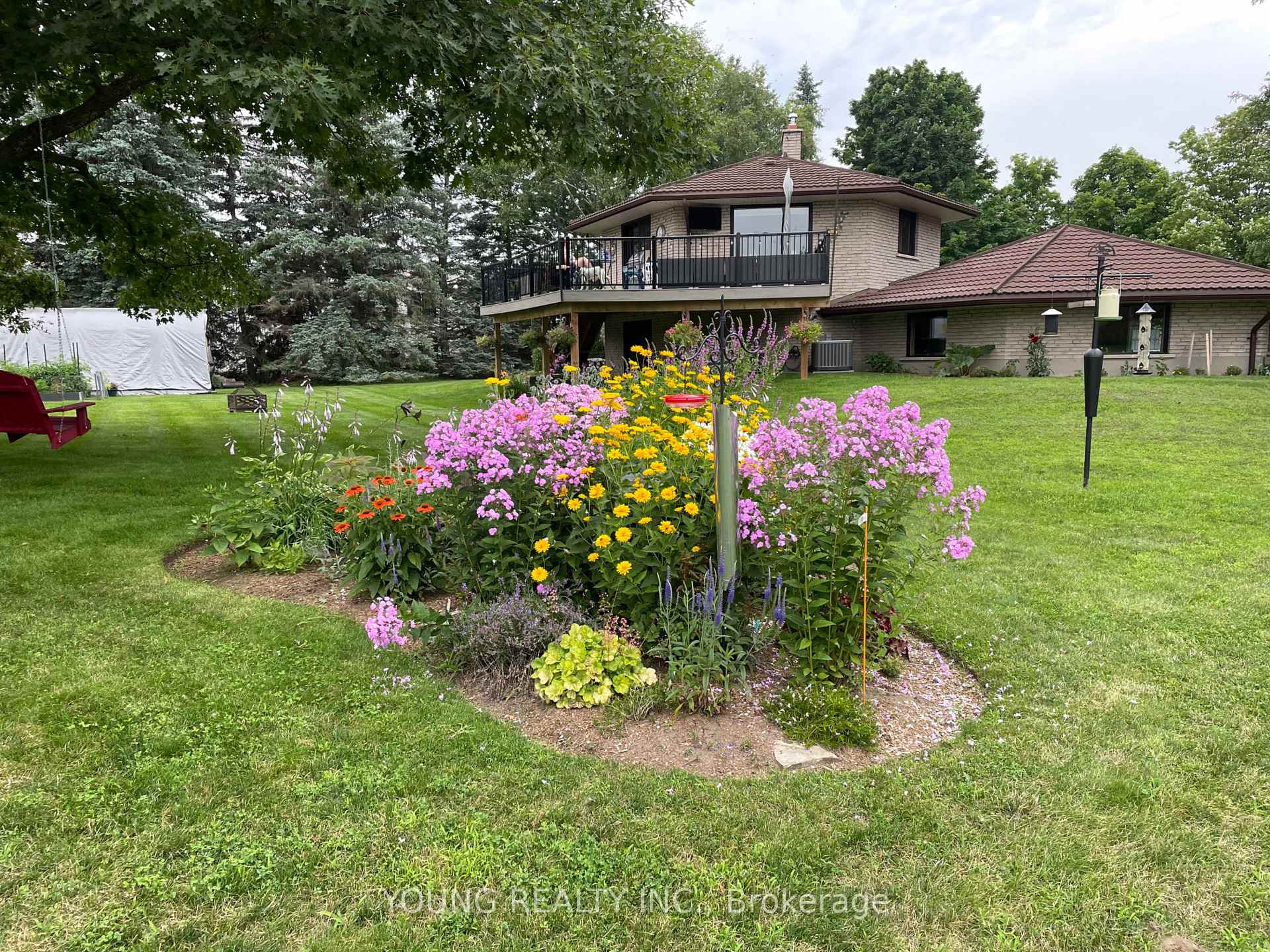Photo 46 of 125 Cousins Drive E, Aurora, Aurora Grove — HOMEH