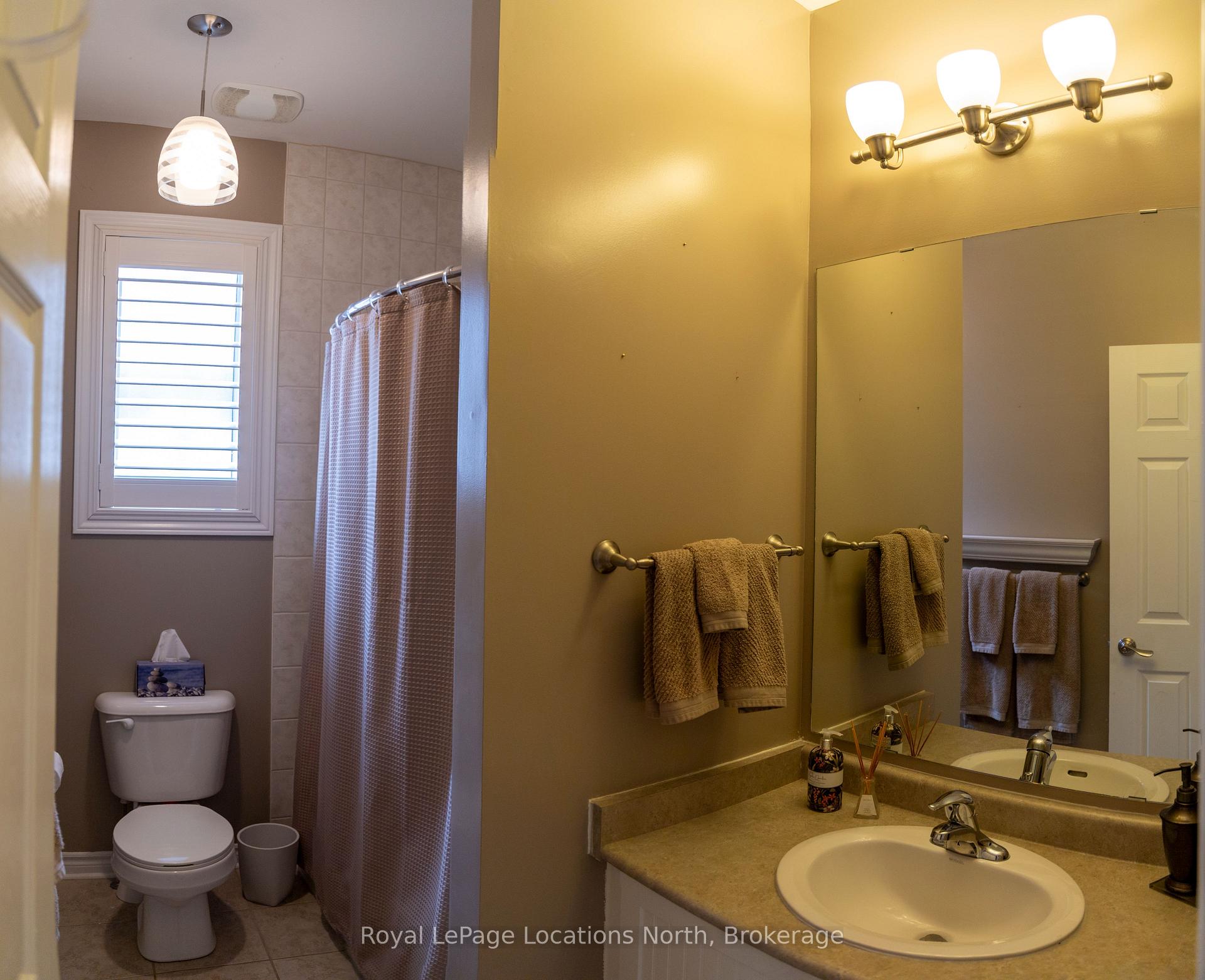 Photo 11 of 21 Marine View Drive, Collingwood — HOMEH