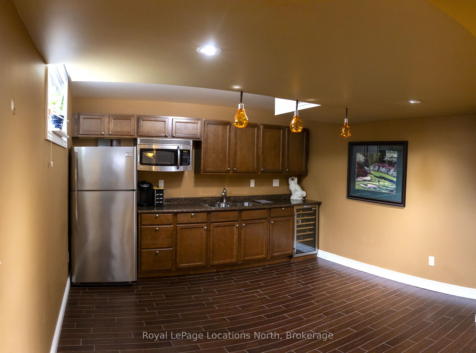 Photo 16 of 21 Marine View Drive, Collingwood — HOMEH