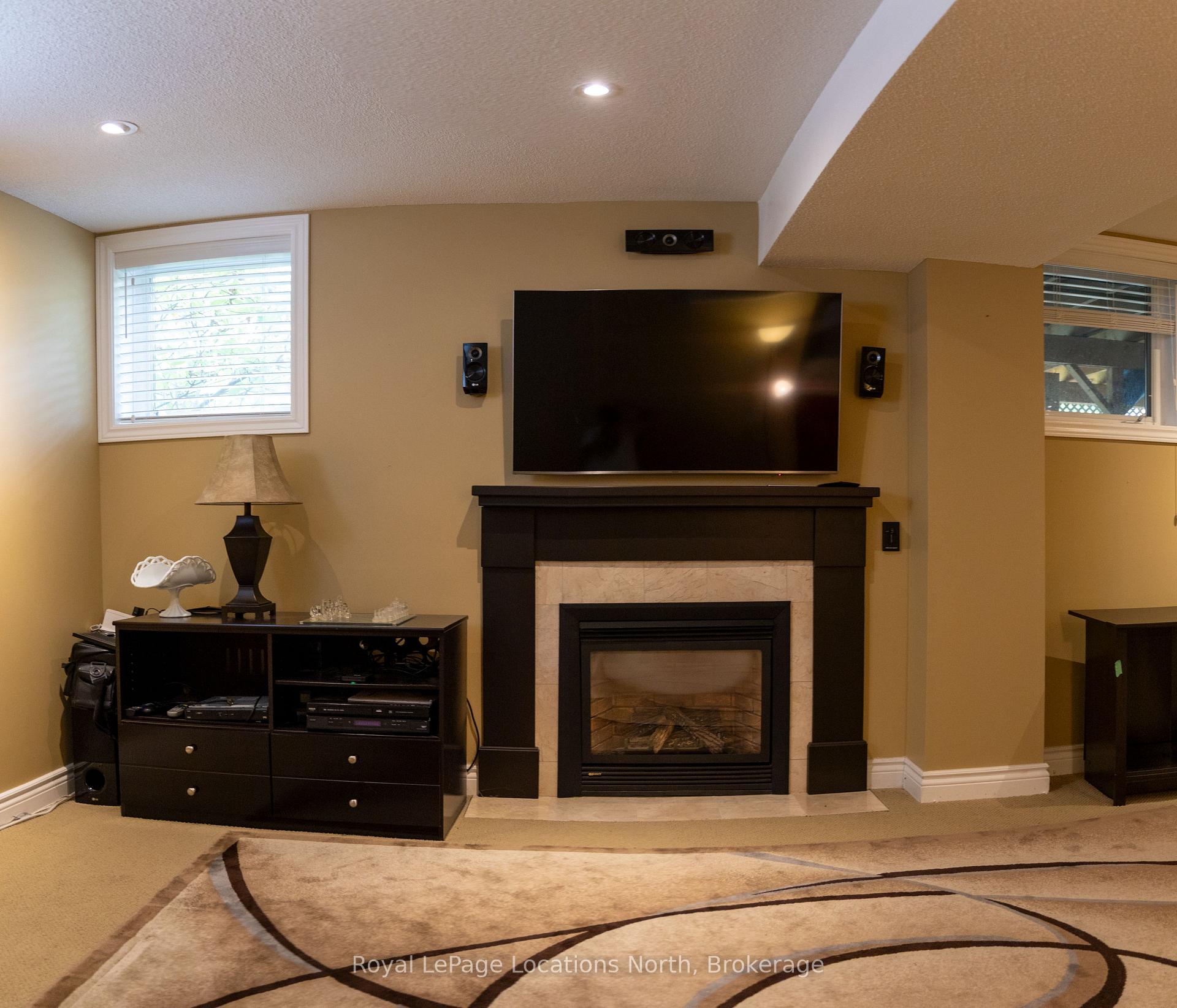 Photo 20 of 21 Marine View Drive, Collingwood — HOMEH