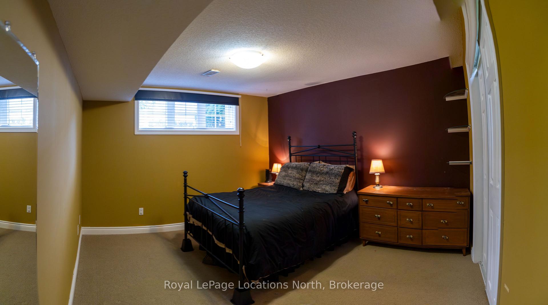 Photo 22 of 21 Marine View Drive, Collingwood — HOMEH